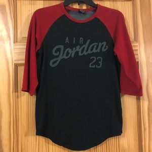 Lightly used boys’ Jordan 3/4 sleeve shirt